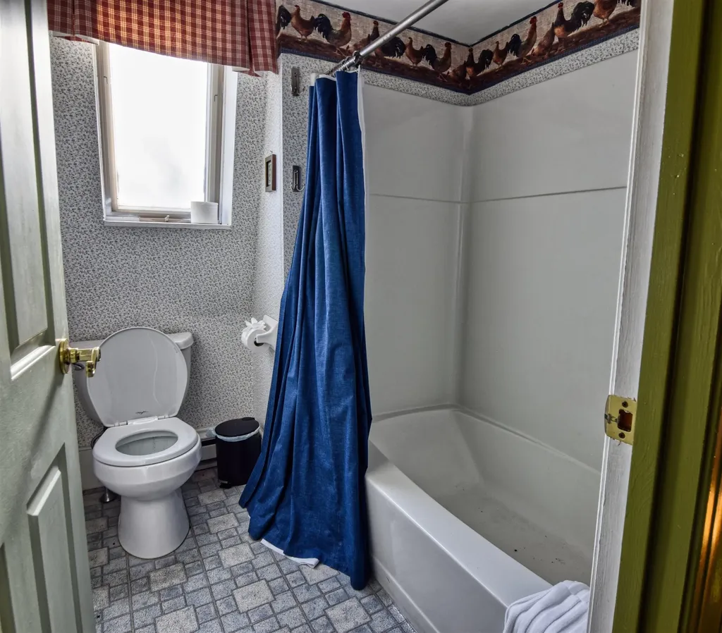 27 Nh Route 25 Plymouth NH 03264