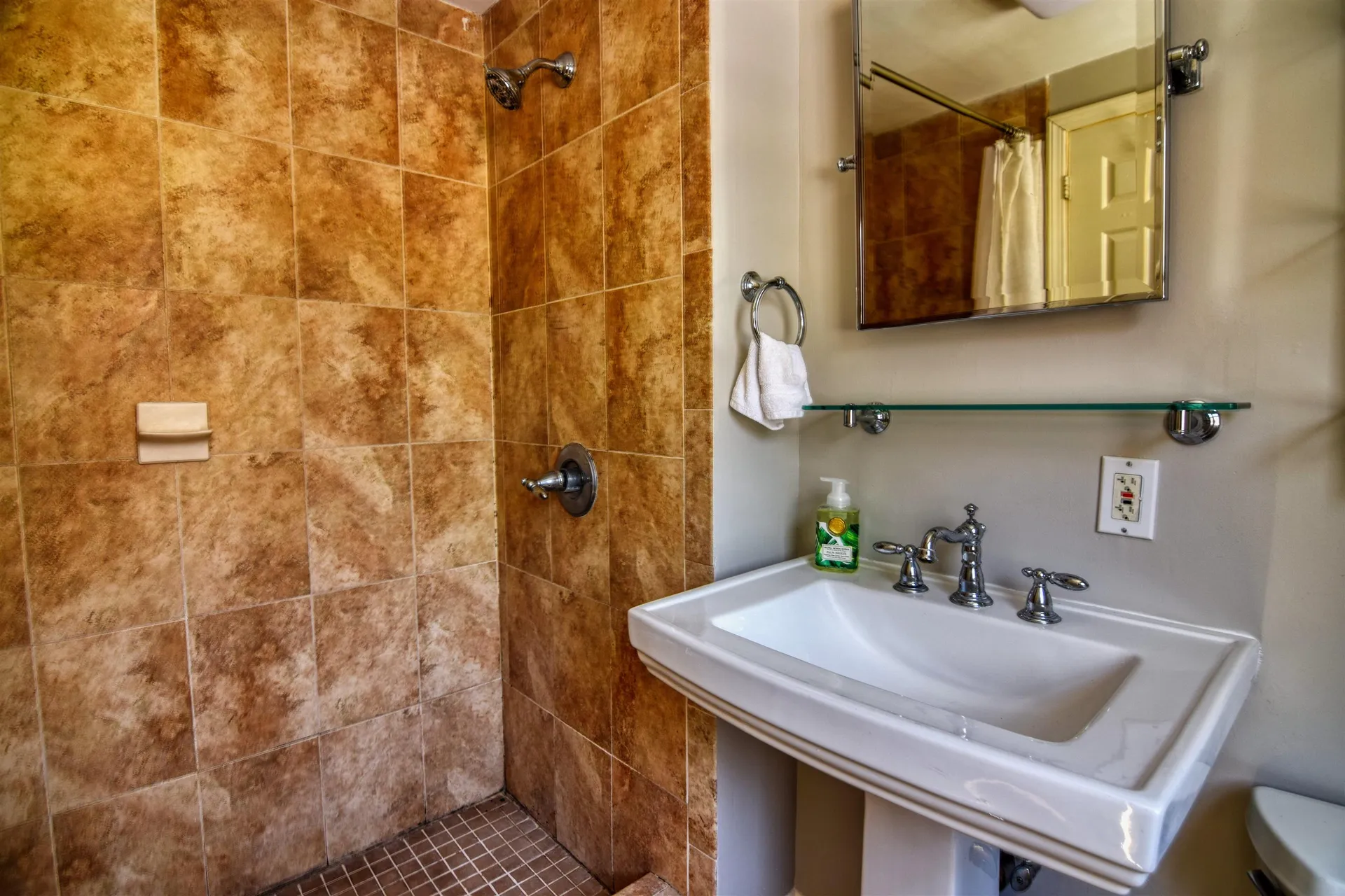 27 Nh Route 25 Plymouth NH 03264