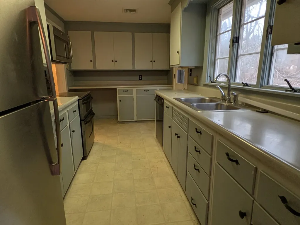 105 Nh Route 25 Meredith NH 03253