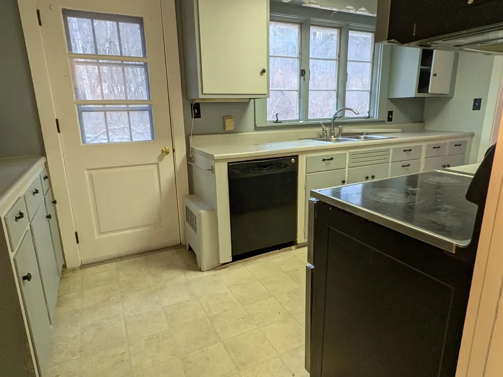 105 Nh Route 25 Meredith NH 03253