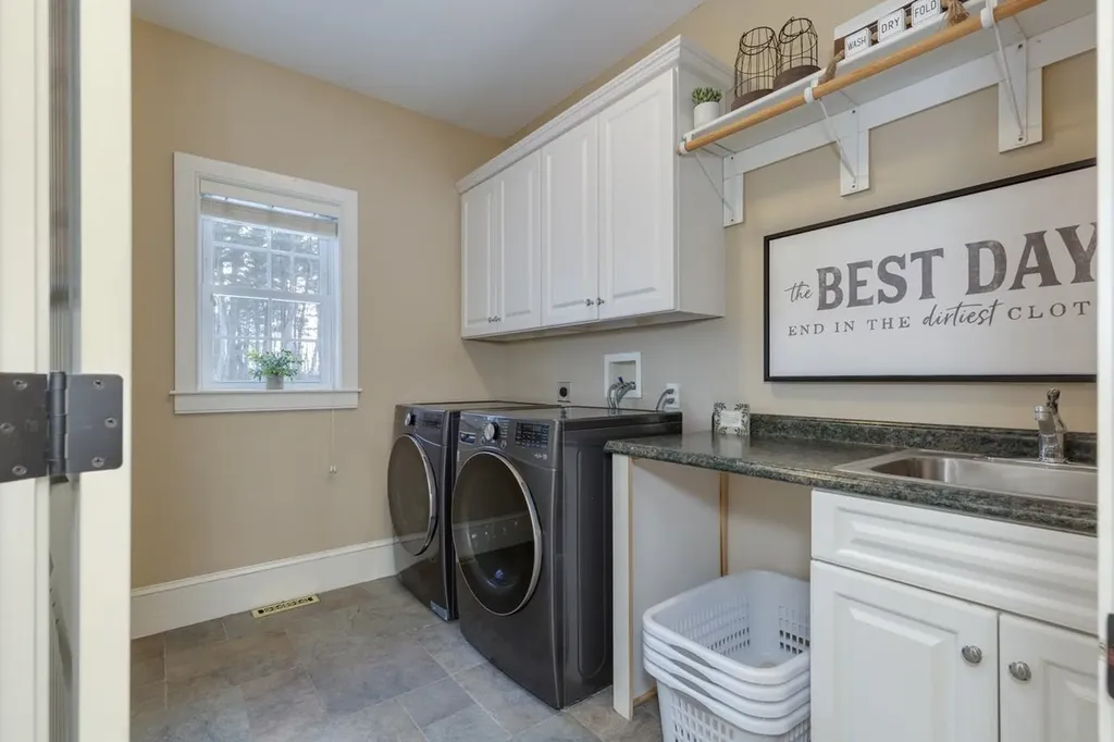 17 Winslow Drive Atkinson NH 03811