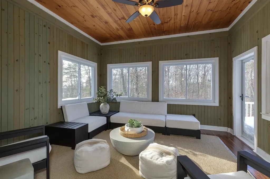 17 Winslow Drive Atkinson NH 03811