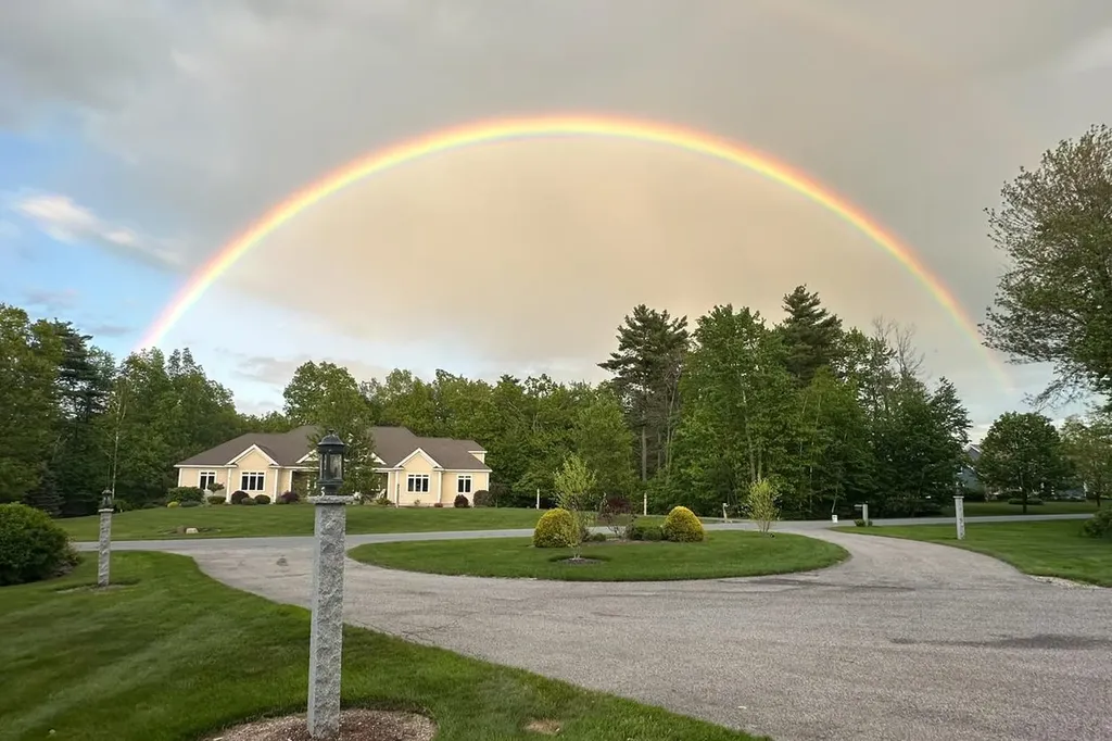 17 Winslow Drive Atkinson NH 03811