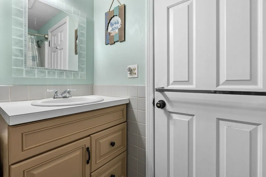 5 Hemlock Forest Dover NH 03820