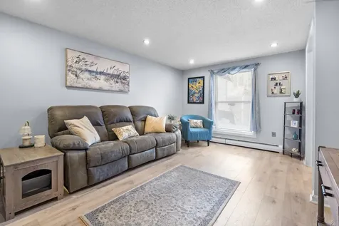 5 Hemlock Forest Dover NH 03820