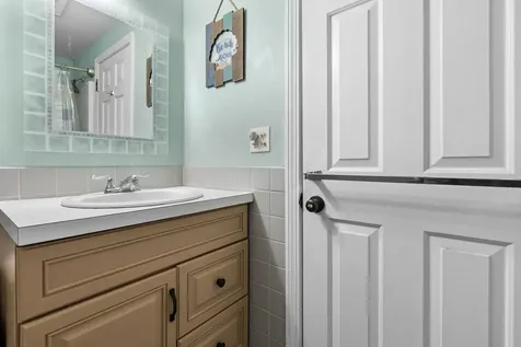 5 Hemlock Forest Dover NH 03820