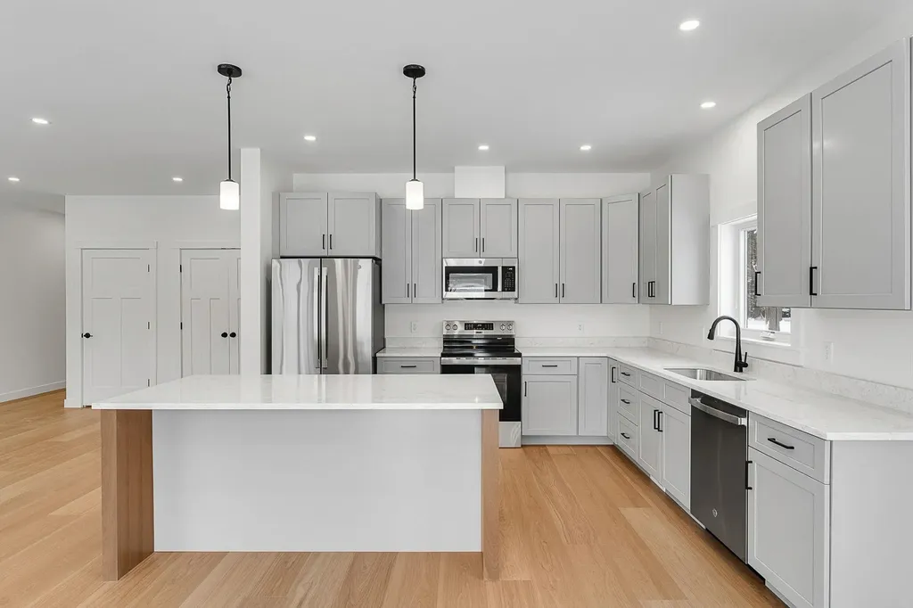 647B Church Road Colchester VT 05446