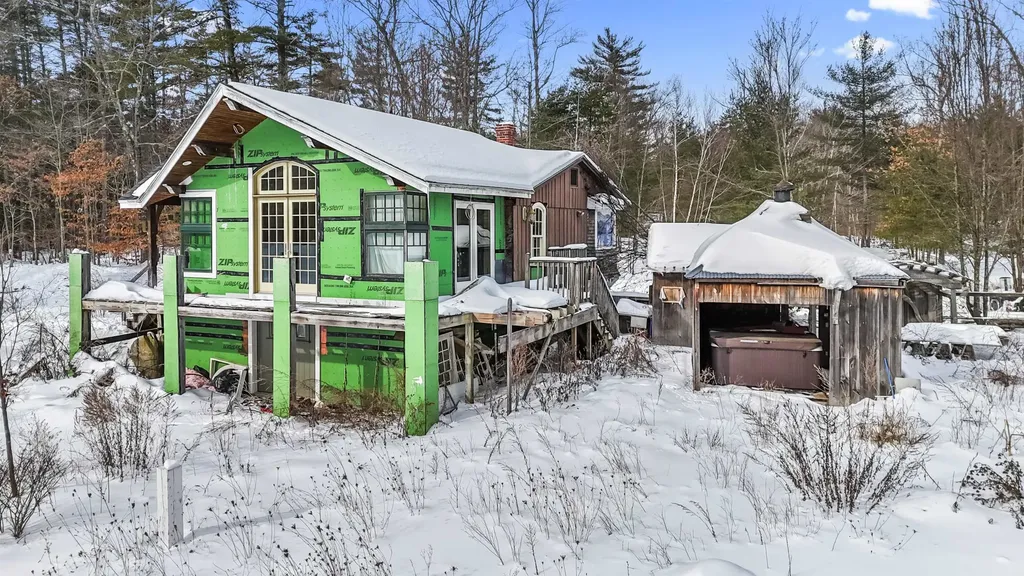 376 Rattlesnake Hill Road Auburn NH 03032