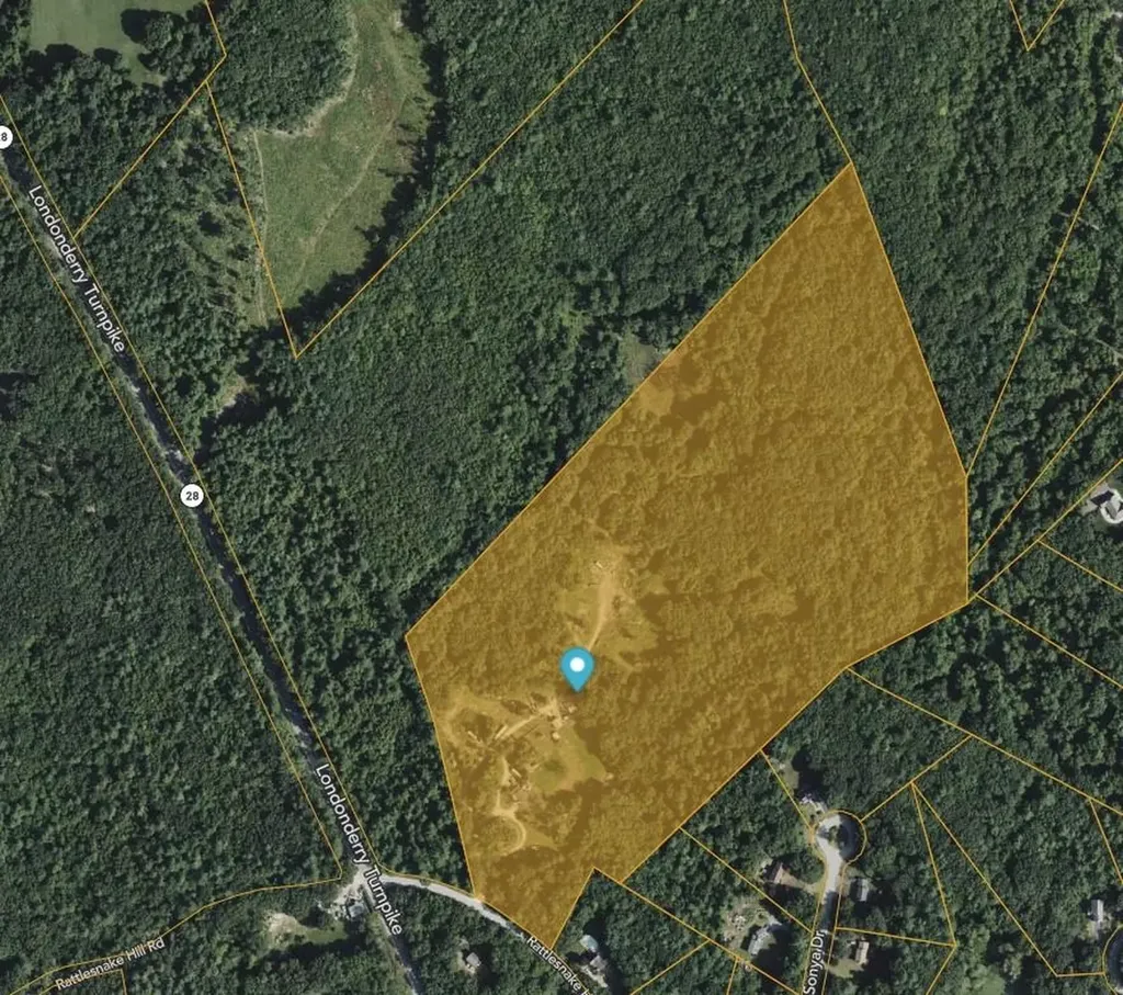 376 Rattlesnake Hill Road Auburn NH 03032
