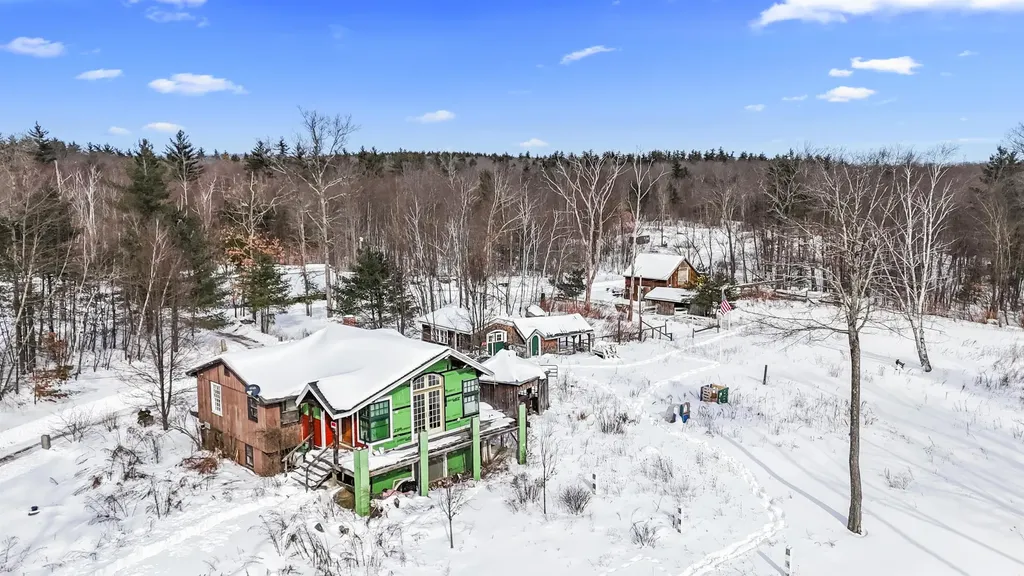 376 Rattlesnake Hill Road Auburn NH 03032