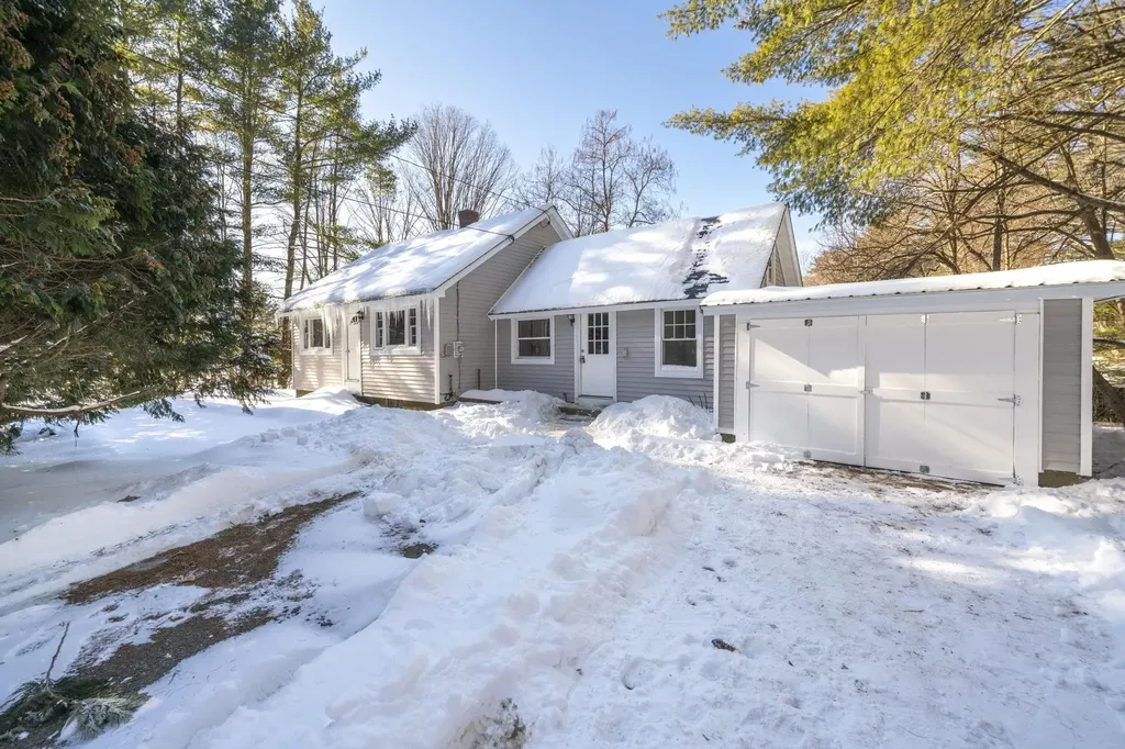 73 Plain Road Hinsdale NH 03451