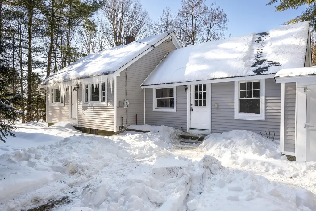 73 Plain Road Hinsdale NH 03451