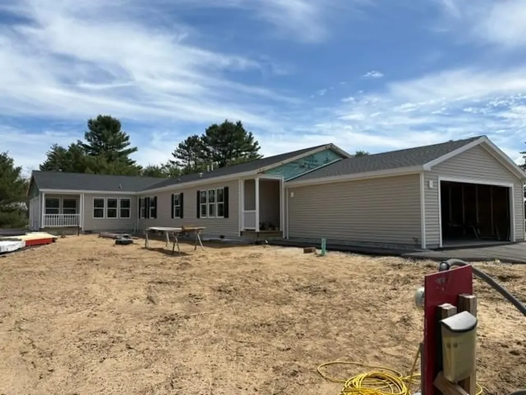 18-B Wildflower Lane Plymouth NH 03264
