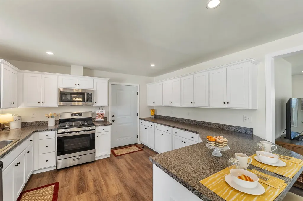 18-B Wildflower Lane Plymouth NH 03264