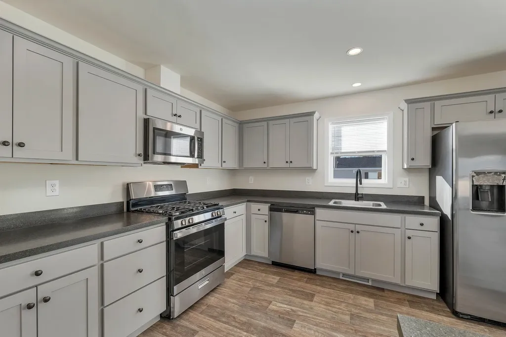 18-B Wildflower Lane Plymouth NH 03264