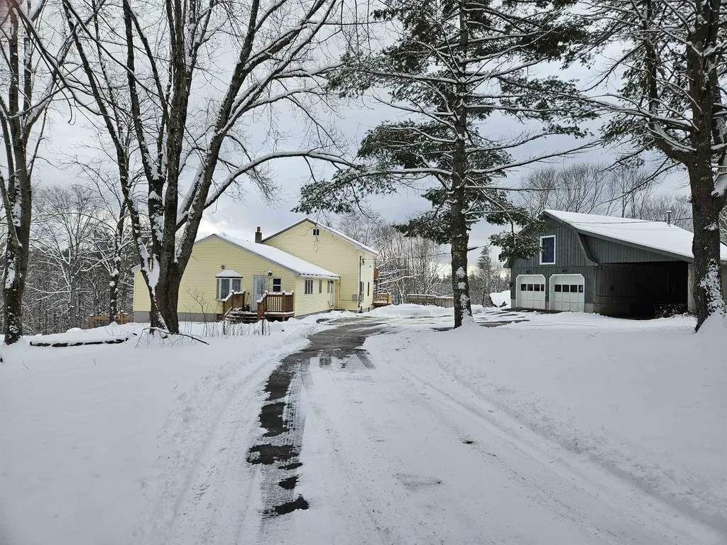 825 Second Crown Point Road Strafford NH 03884