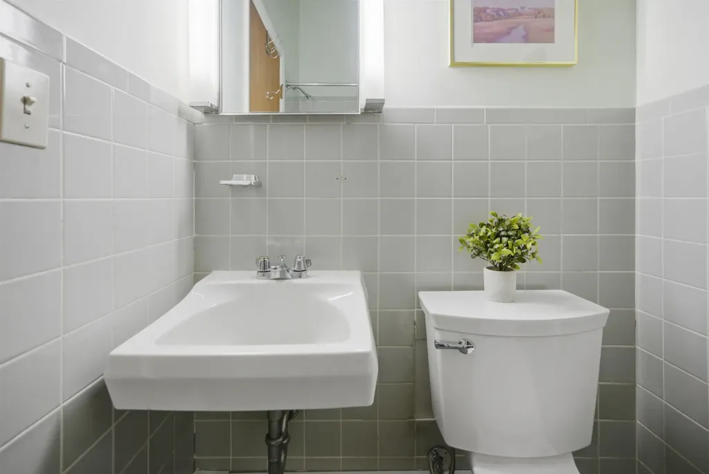 5 Wall Street Winhall VT 05340