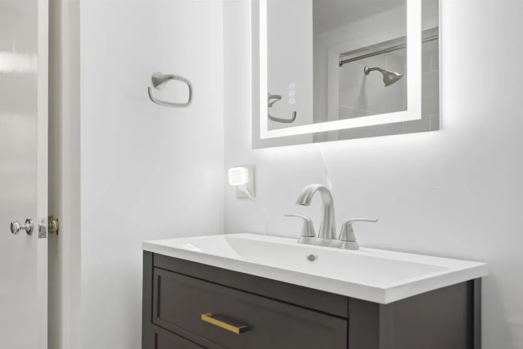 5 Wall Street Winhall VT 05340