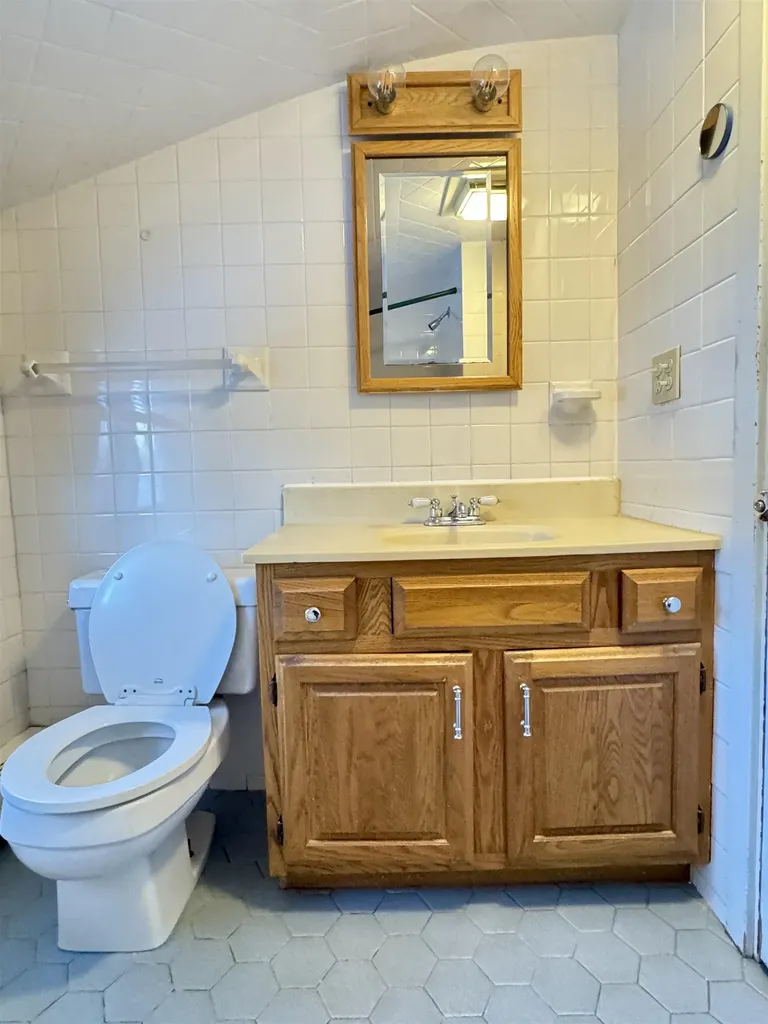 264 North Street Manchester NH 03104