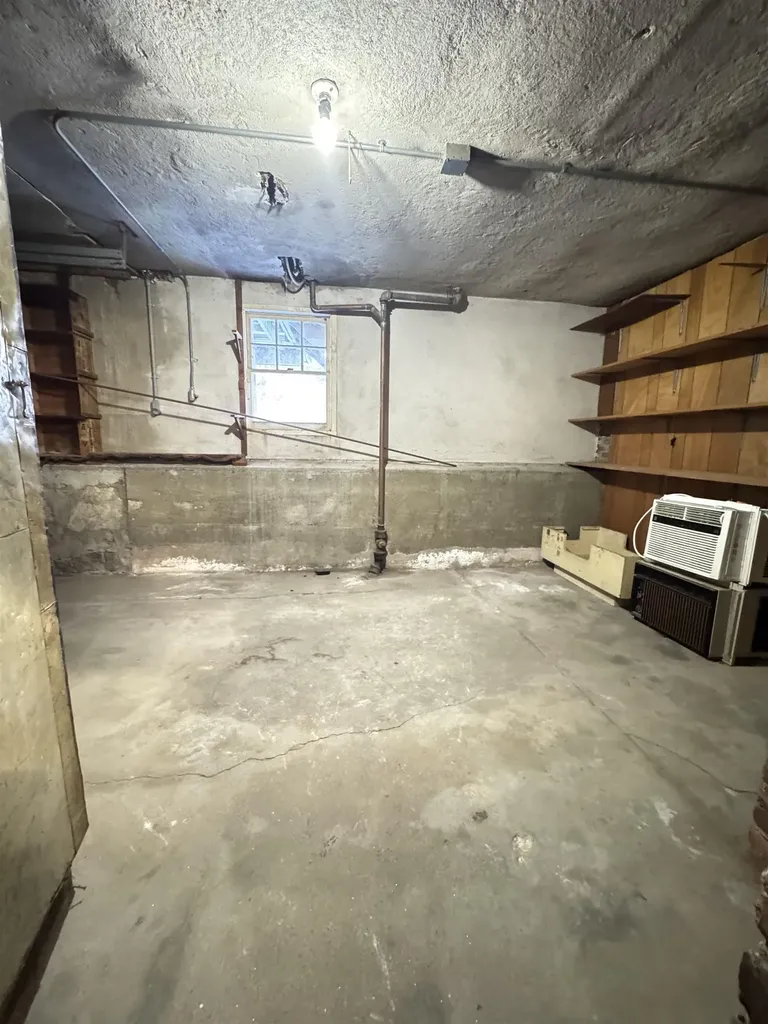 264 North Street Manchester NH 03104