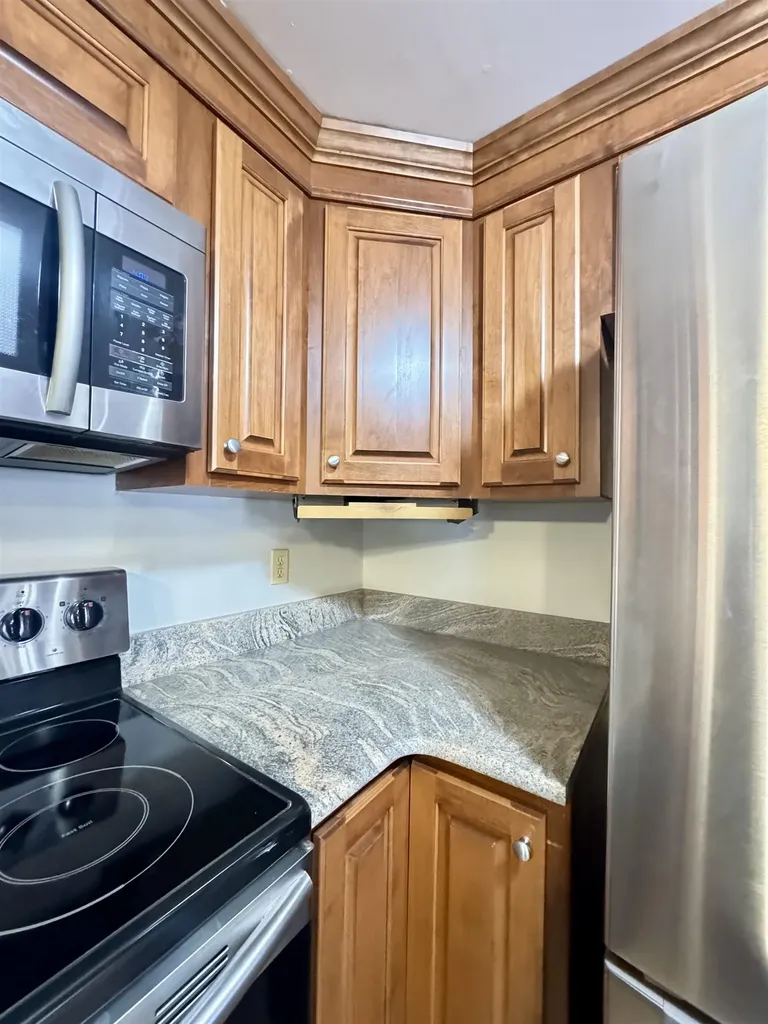 264 North Street Manchester NH 03104