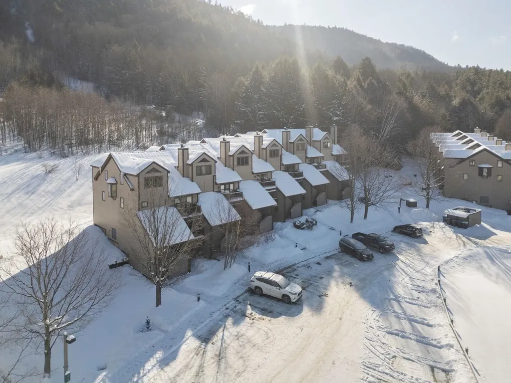 72 Mountains Edge Road West Windsor VT 05037