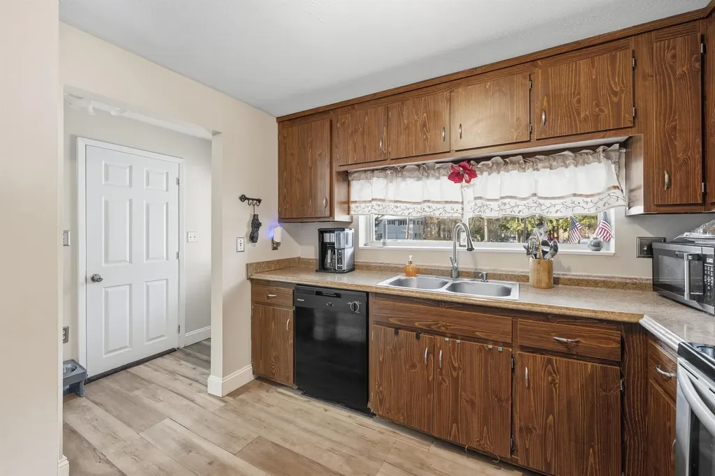 15A David Drive Hudson NH 03051