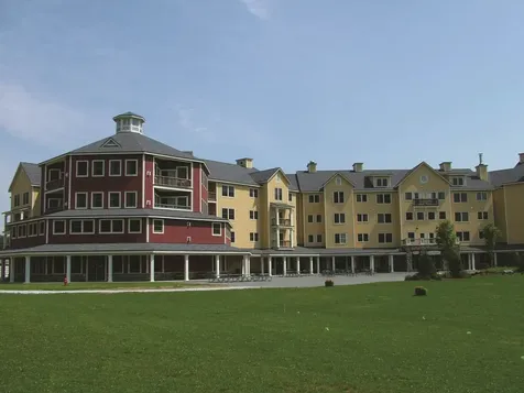 270/272 Qtr. I I Jackson Gore Inn Ludlow VT 05149