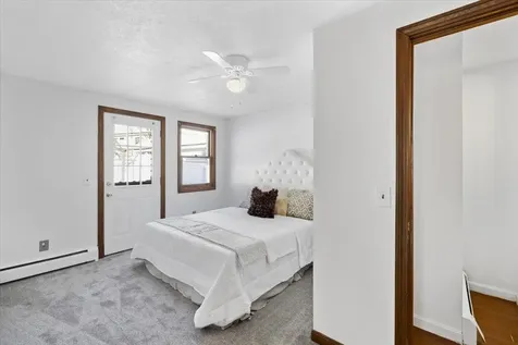 89 Summerside Avenue Manchester NH 03102