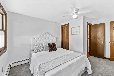 89 Summerside Avenue Manchester NH 03102