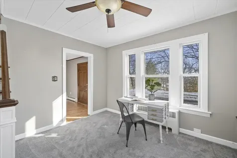 89 Summerside Avenue Manchester NH 03102