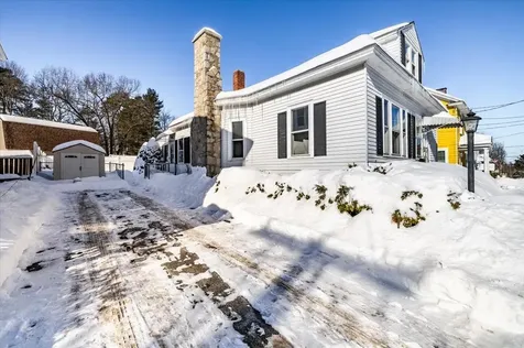 89 Summerside Avenue Manchester NH 03102