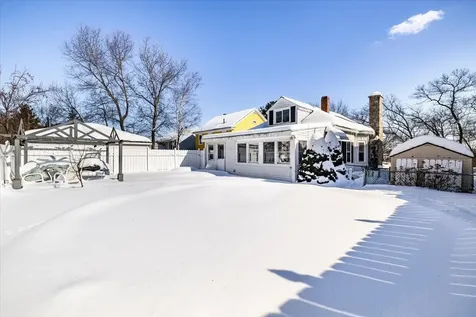 89 Summerside Avenue Manchester NH 03102