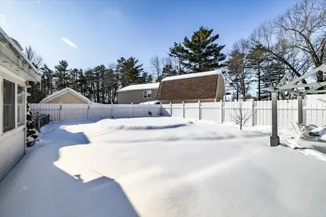 89 Summerside Avenue Manchester NH 03102