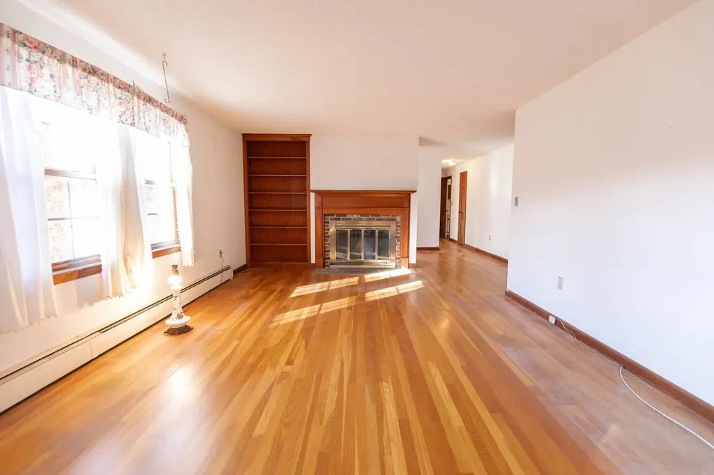 23 Currier Avenue Peterborough NH 03458