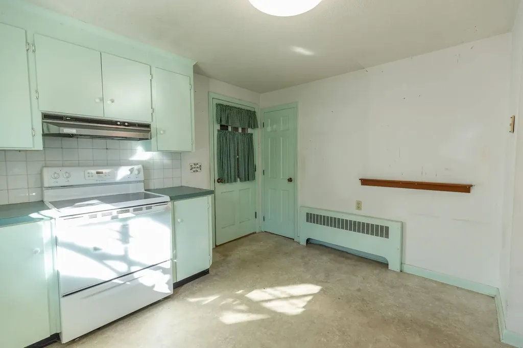 23 Currier Avenue Peterborough NH 03458