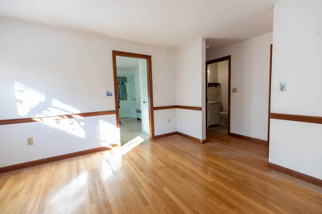 23 Currier Avenue Peterborough NH 03458