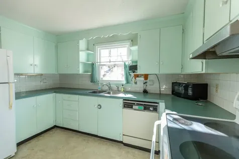 23 Currier Avenue Peterborough NH 03458