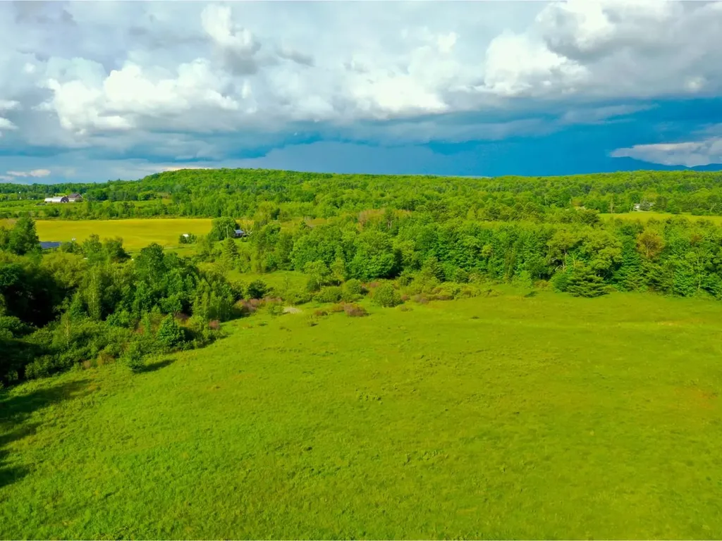 51 Rainy View Lane Essex VT 05452