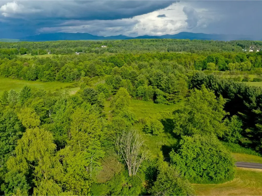 51 Rainy View Lane Essex VT 05452