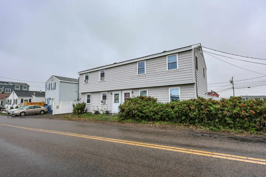 42 Brown Avenue Hampton NH 03842