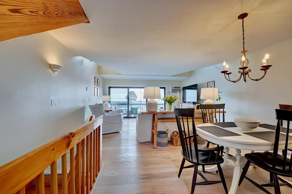 943 Ocean Boulevard Hampton NH 03842