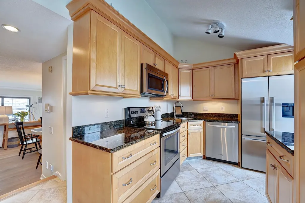 943 Ocean Boulevard Hampton NH 03842