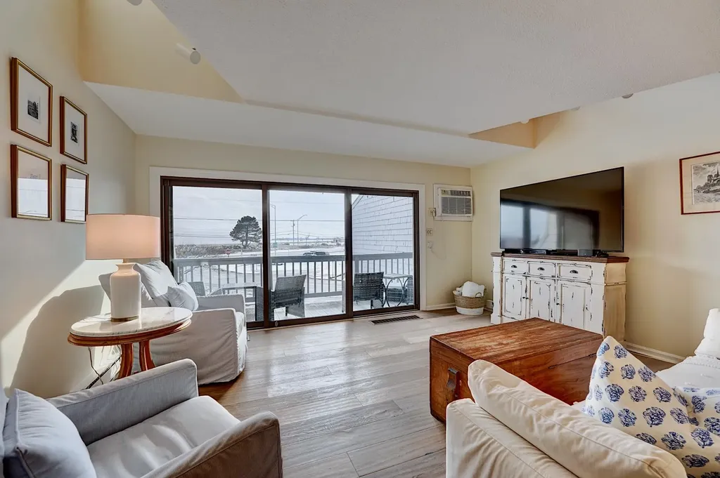 943 Ocean Boulevard Hampton NH 03842