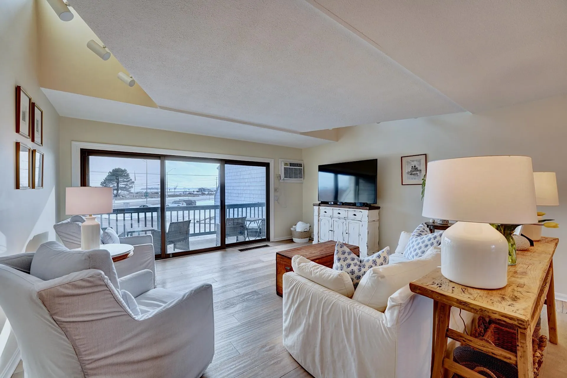 943 Ocean Boulevard Hampton NH 03842