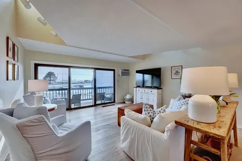 943 Ocean Boulevard Hampton NH 03842