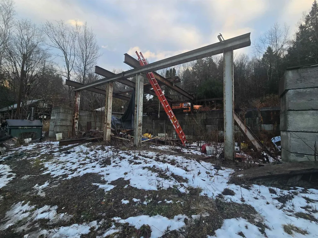 552 - 554 Hinesburg Road Brattleboro VT 05301