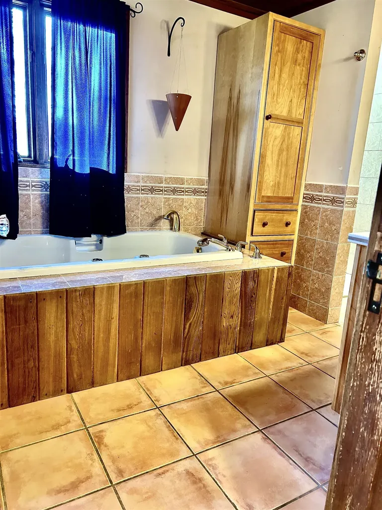 185 Us Route 4 Enfield NH 03748