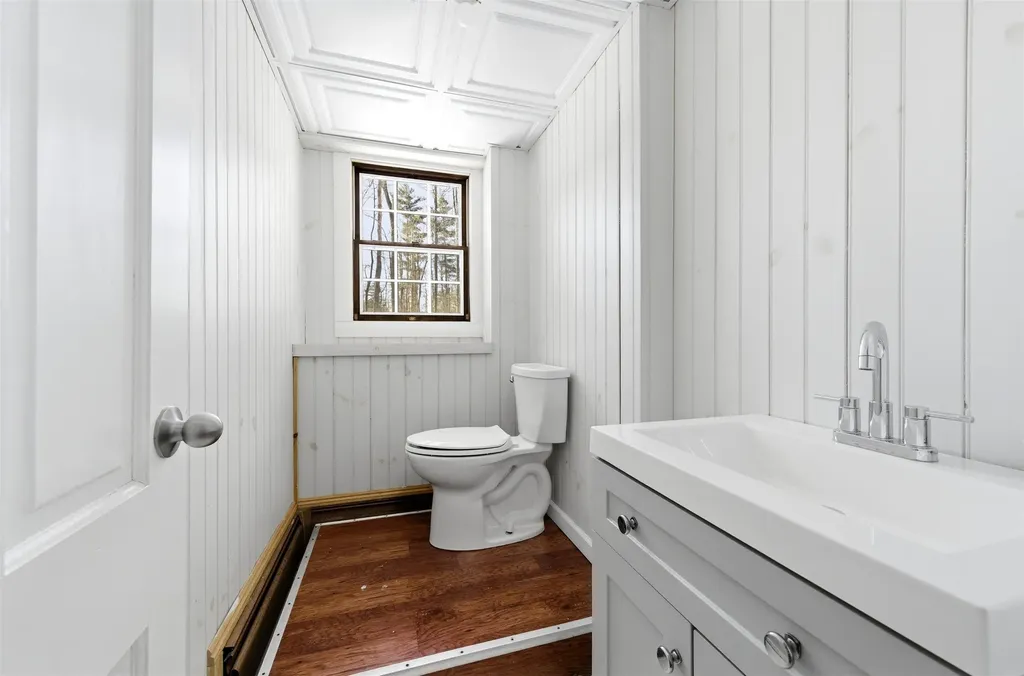 144 N Policy Street Salem NH 03079