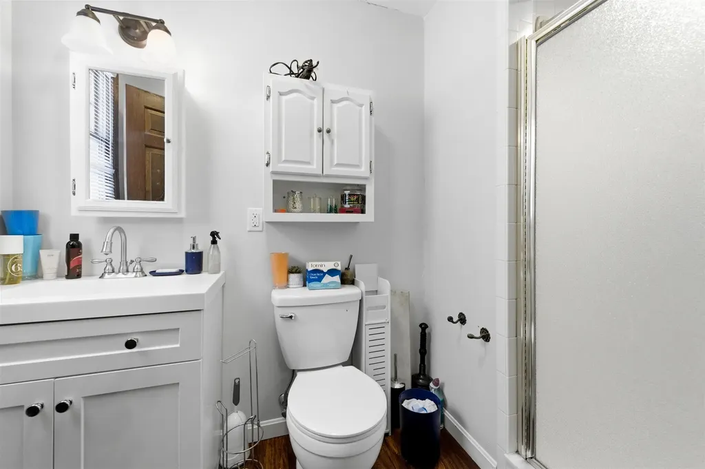 144 N Policy Street Salem NH 03079